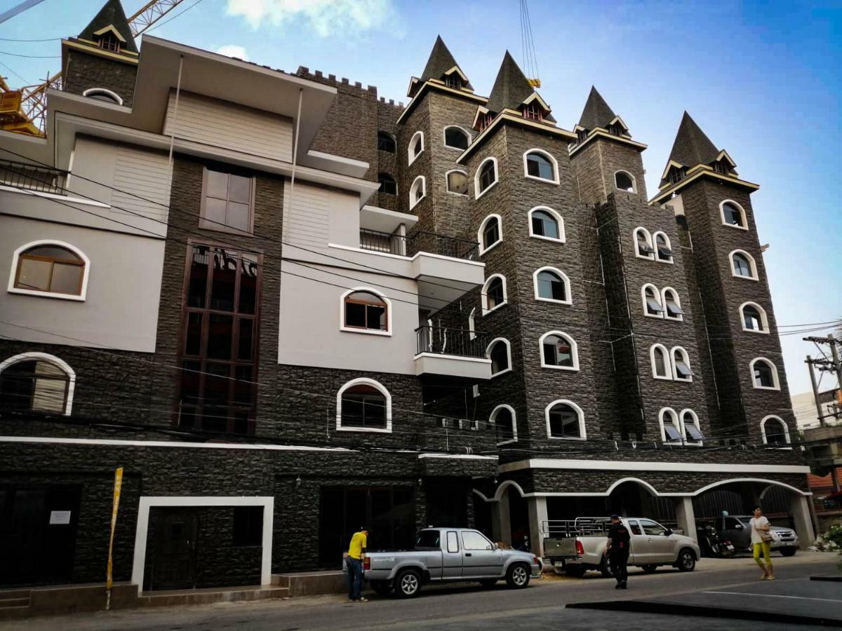Castle Suites Pattaya Exterior foto