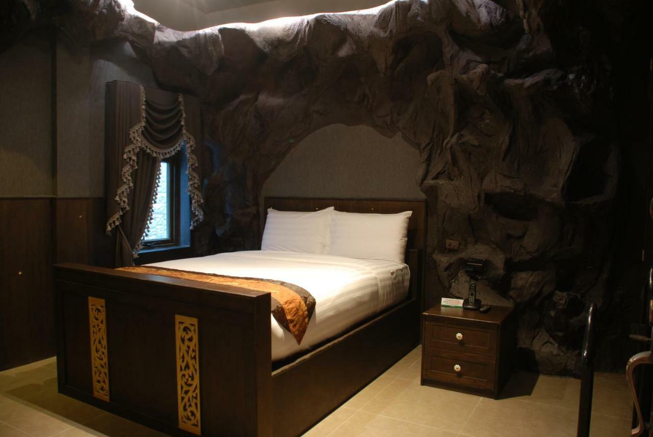 Castle Suites Pattaya Exterior foto